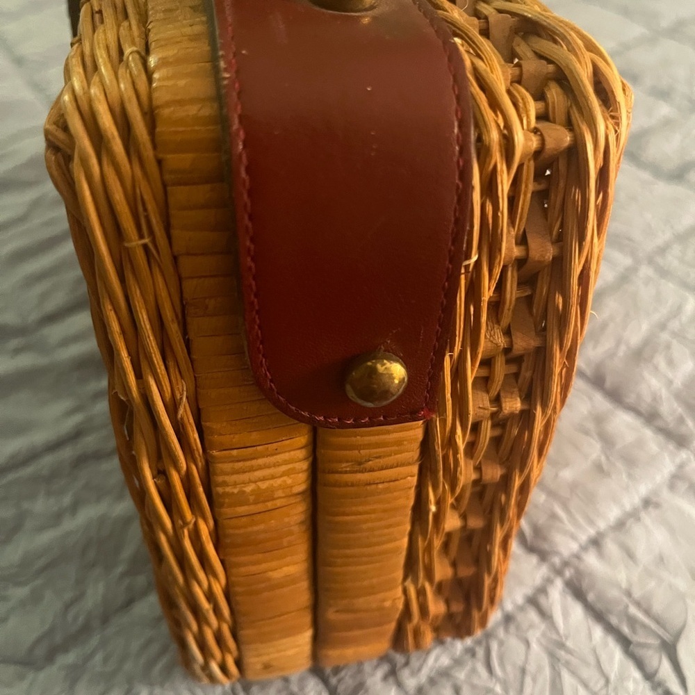 Etienne Aigner Vintage Iconic Wicker Handbag in Aigner signature burgundy - Picture 5 of 9